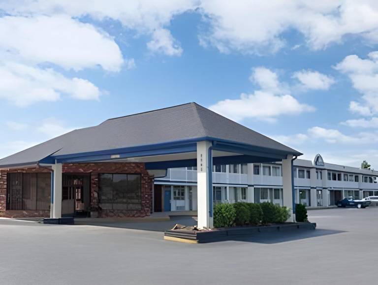 Days Inn by Wyndham Waynesboro in Waynesboro, VA