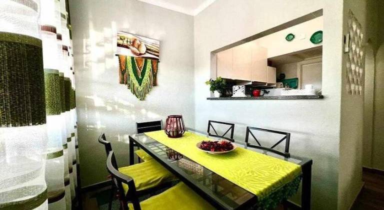 Fully equipped charming vacation home with yard | Pet-friendly — photo 3