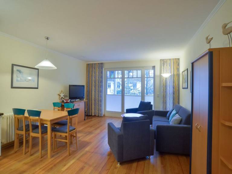 Komfort Ferienwohnung mit 1 Schlafzimmer und Balkon im Obergeschoss in Binz
