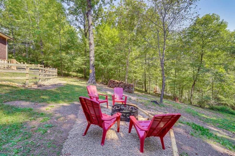 Hot Tub Soaks & Outdoor Fun: Fayetteville Cabin — photo 2
