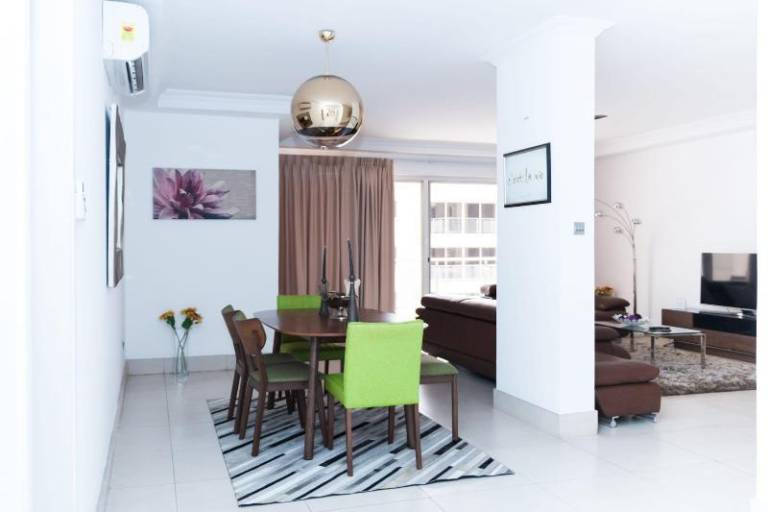 3 Bed Luxury Apartment — photo 2