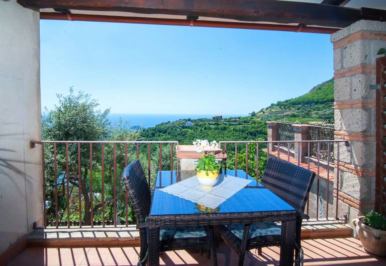 Holiday Apartment "Li Galli Romantica" with Sea View, Balcony & Wi-Fi in Sorrento