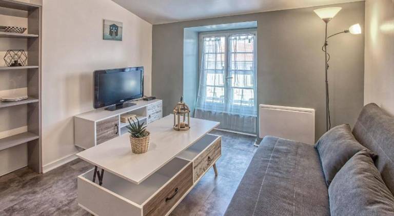 Apartment with 1 room for 4 persons in Angouleme