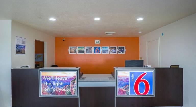 Motel 6 Madisonville, TX — photo 3