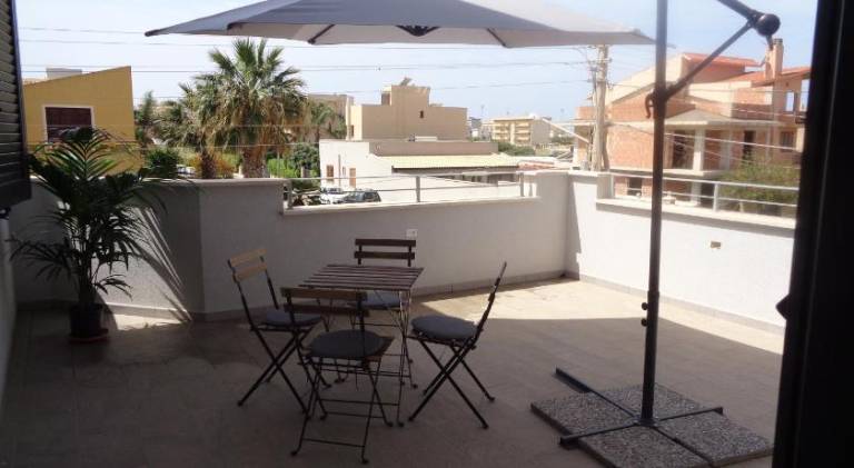 Apartment with barbeque, yard & patio | Next to the beach | Good for workation | Pets are welcome in Erice
