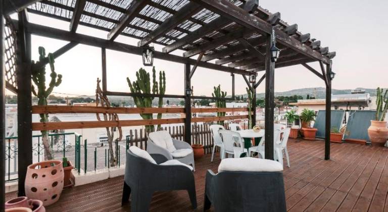 Vacation home with yard, terrace & barbecue | Pet-friendly — photo 3