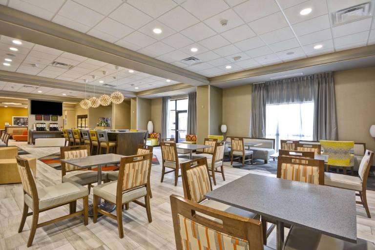 Hampton Inn Blue Ash Cincinnati — photo 3