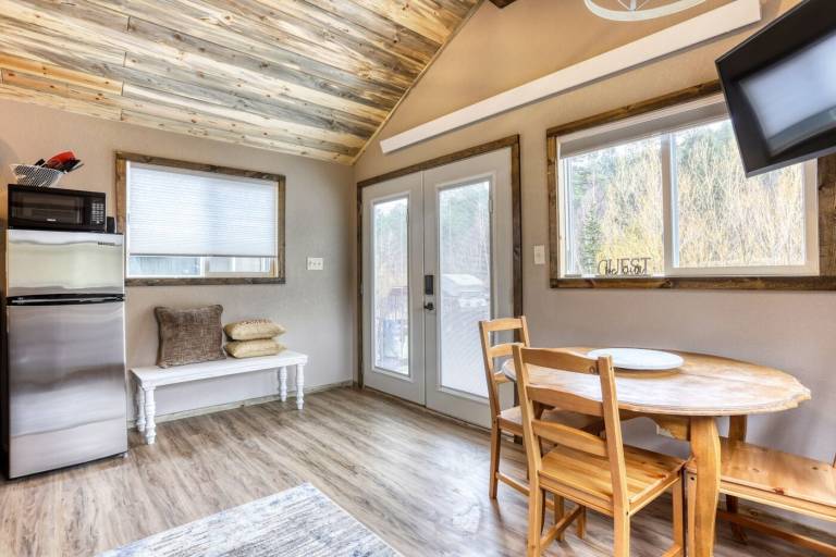 Cabin Keystone