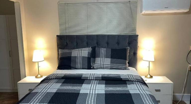 Cozy Ground Floor Room with Private Bath and Separate Entry