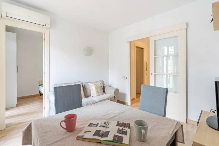 Holiday apartment | Near Sagrada Família | Suitable for remote work — photo 3