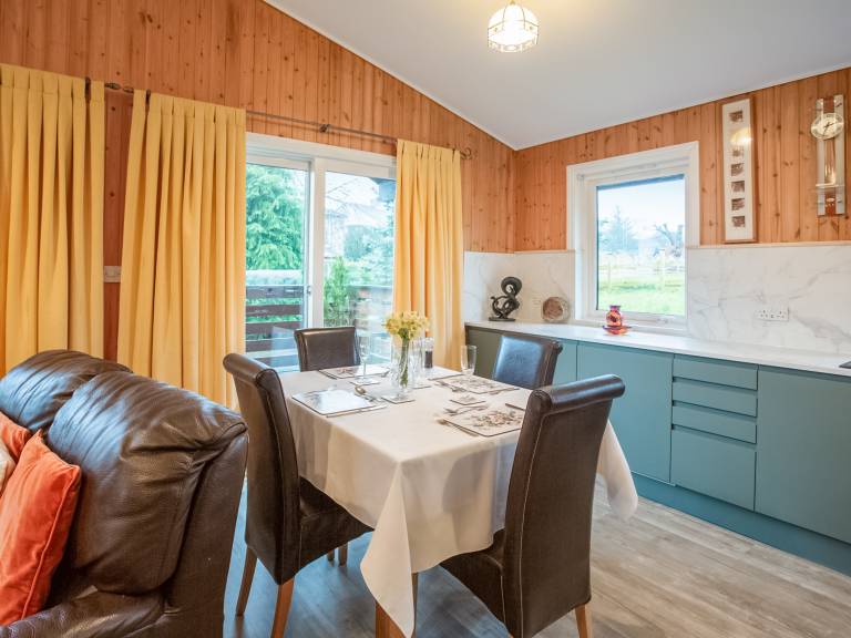 Cottage with terrace, yard & grill — photo 4