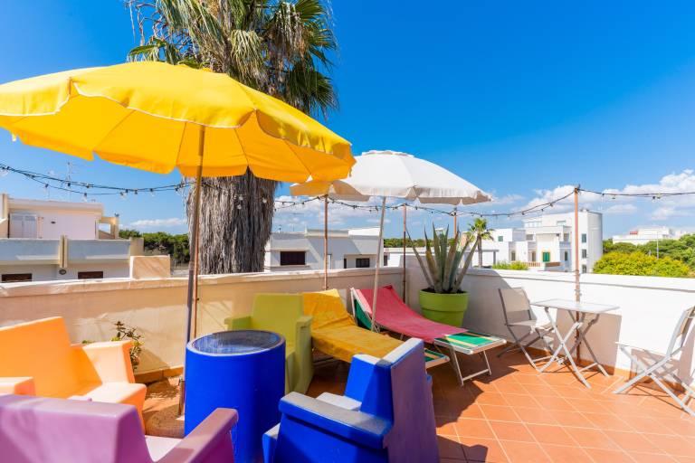 Vacation Home 'Mini Appartamento Verde' with Garden, 2 Terraces & Wi-Fi in Alezio