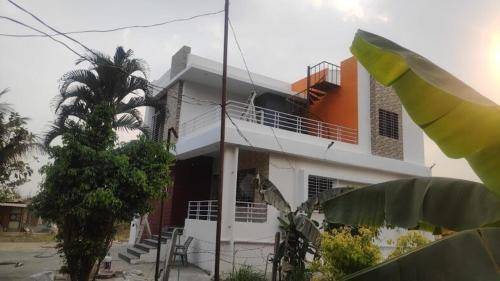 Bungalow Chikhali