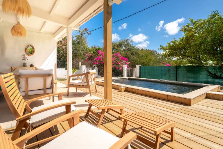 Villa with barbecue, garden & private pool | Perfect for remote work — photo 2