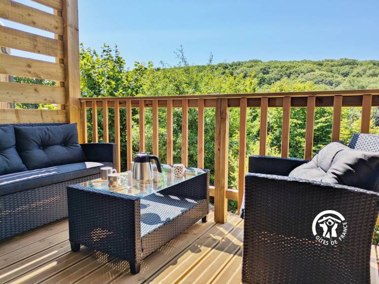 Peaceful Chalet at Camping de Coupeau for 4 Guests — photo 3