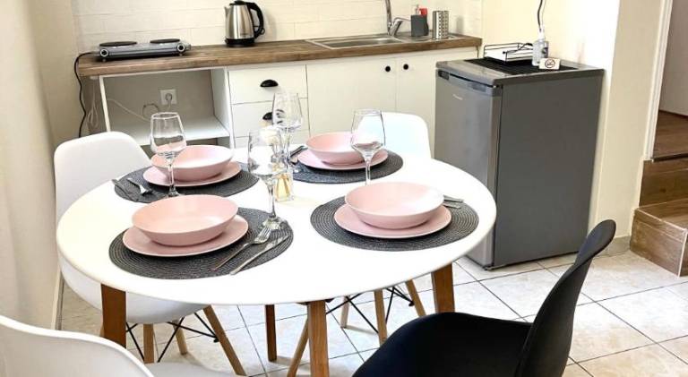 Charming apartment with patio & yard | Perfect for remote work | Pets allowed — photo 4
