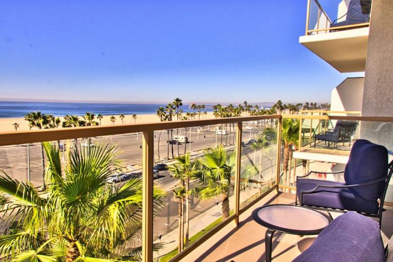 Resort  Huntington Beach