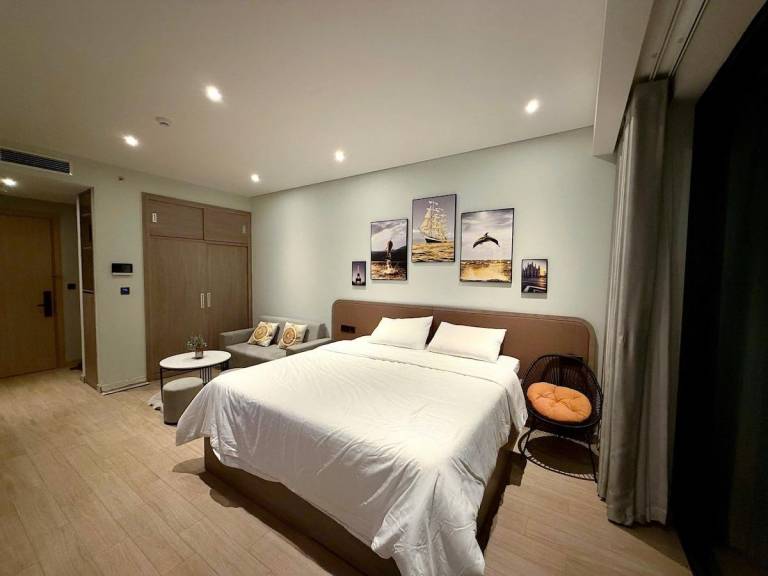 House with yard & pool | Water view | Perfect for remote work | Pets allowed in Ha Long