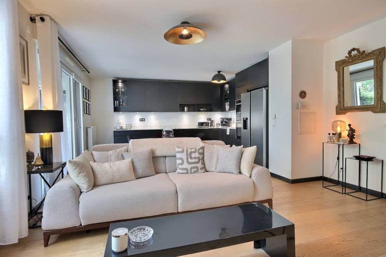 Apartment with terrace — photo 5