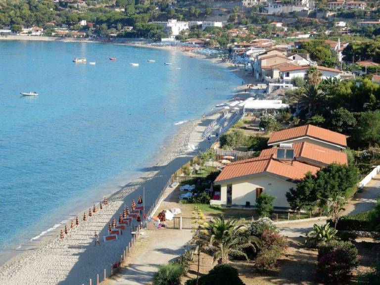 Children-friendly nice holiday apartment with yard & barbecue | Next to the beach | Pets allowed — photo 2
