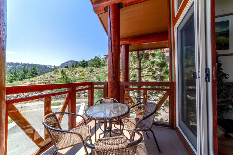 Vacation home with jacuzzi & BBQ | Mountain view — photo 4
