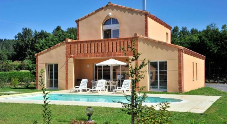 Villa with garden, pool & terrace in Castres