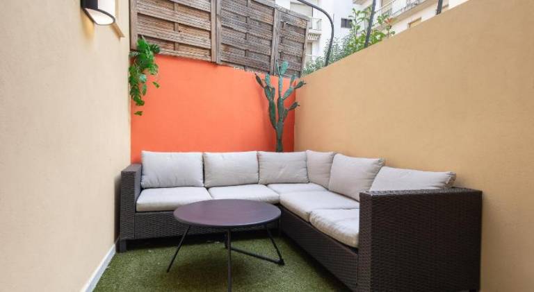 Rental apartment with garden & terrace — photo 3