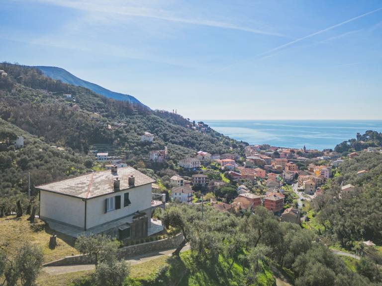 House with yard & terrace | Sea view — photo 2