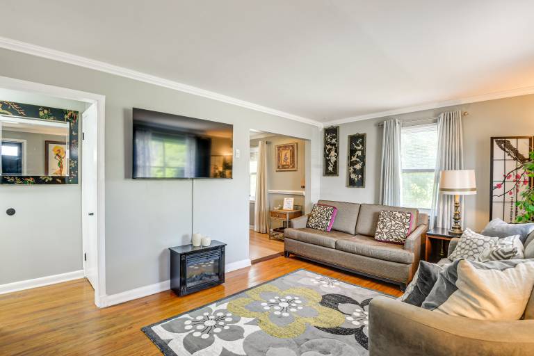 Global Staycation! Scenic Pikesville Family Home — photo 3