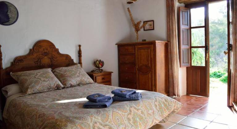 House with hot tub, sauna & patio in Ronda