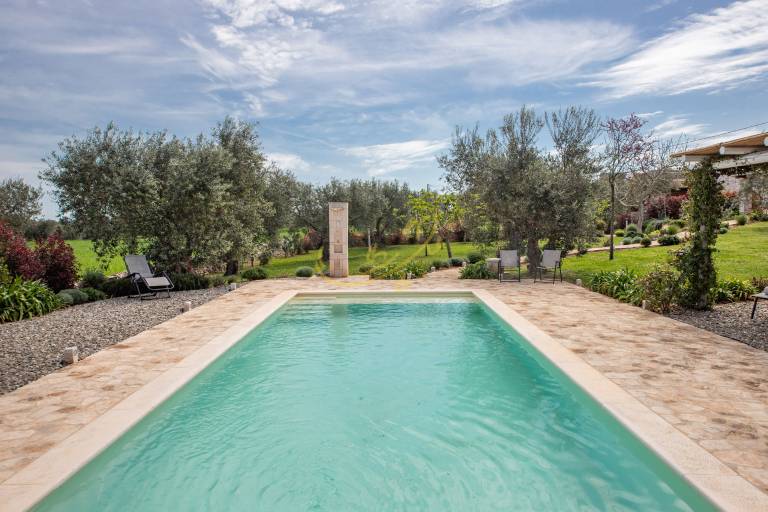 House with private pool & yard — photo 2