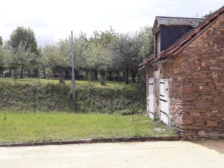 Cottage with garden & barbecue — photo 3