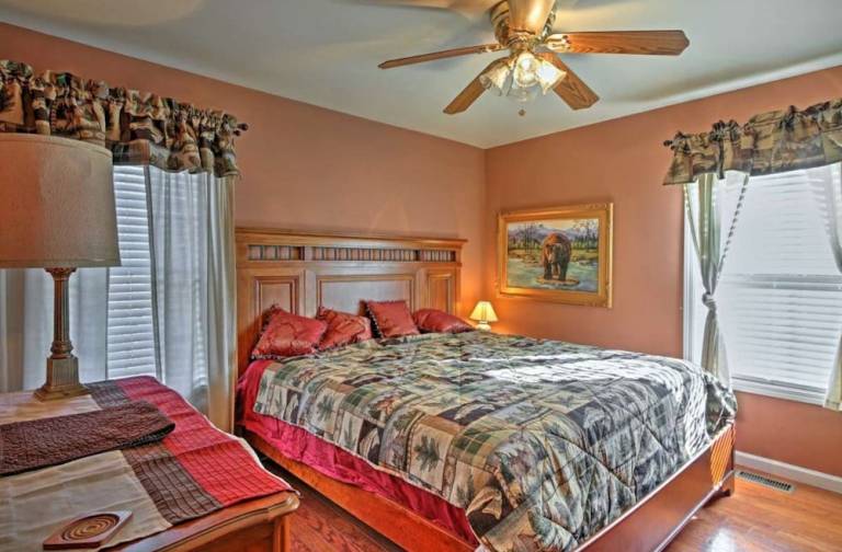 House  Hiawassee