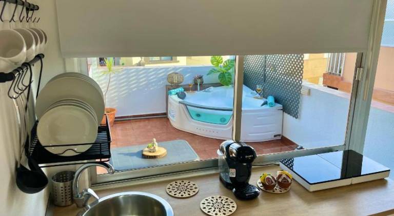 Rental apartment with jacuzzi — photo 5