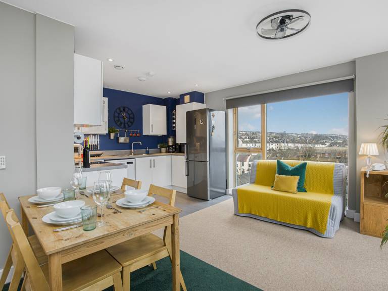 Holiday apartment with fast internet & terrace | City view | Good for workation — photo 3