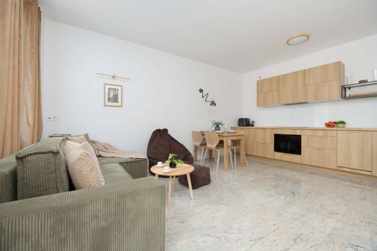 Child-friendly lovely holiday apartment with patio & fast internet | Next to Royal Castle | Pet-friendly — photo 5