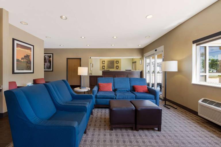 Comfort Inn Wichita East — photo 2