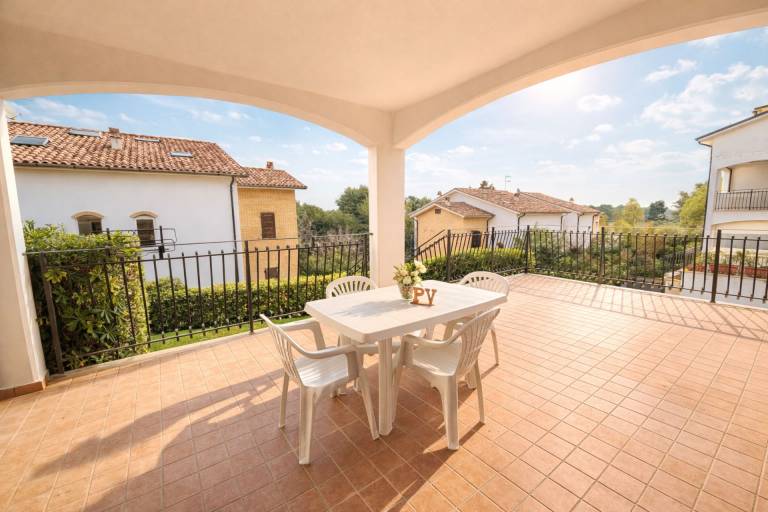 Pleasant holiday apartment with yard | Beach nearby | Pets are welcome in Pineto