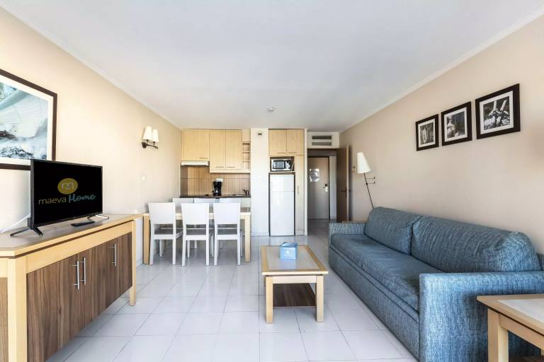 Rental apartment with patio & pool | Beach nearby | Pets are welcome in Fréjus