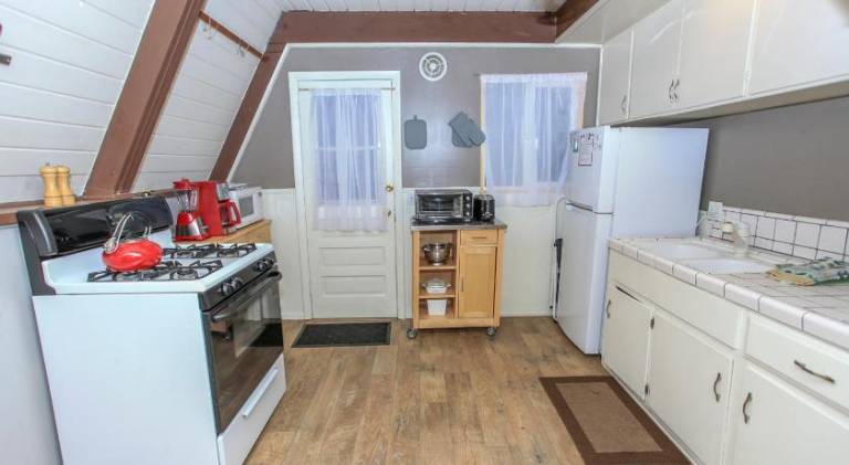 The Getaway - Amazing and cozy escape! With beautiful views of the Bear Mountain slopes! — photo 4