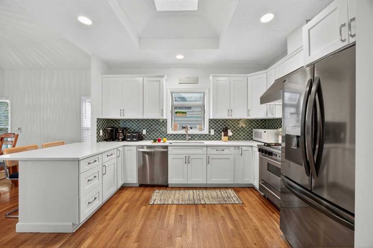 Vacation home with grill & pool — photo 4