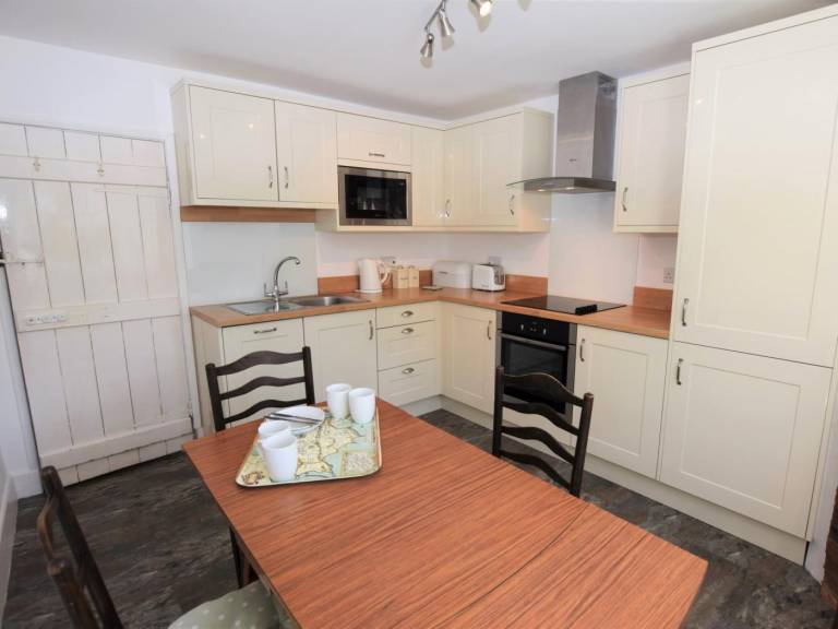 Cottage with 3 rooms for 6 persons — photo 3