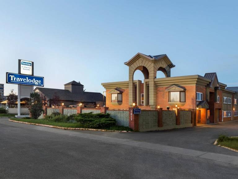 Travelodge by Wyndham Calgary South — photo 3