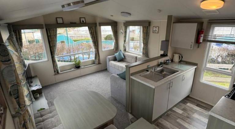 Beautiful chalet with pool | Pets allowed in Weymouth