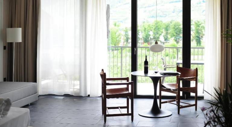 Wonderful serviced apartment with pool, yard & sauna | Pets allowed — photo 2