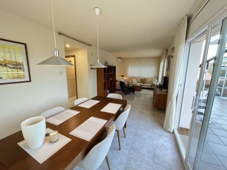 Modern apartment 400m from beach with pool, WiFi, parking and terrace — photo 4