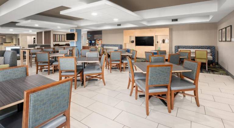 Holiday Inn Express Hotel & Suites Marysville By IHG — photo 4
