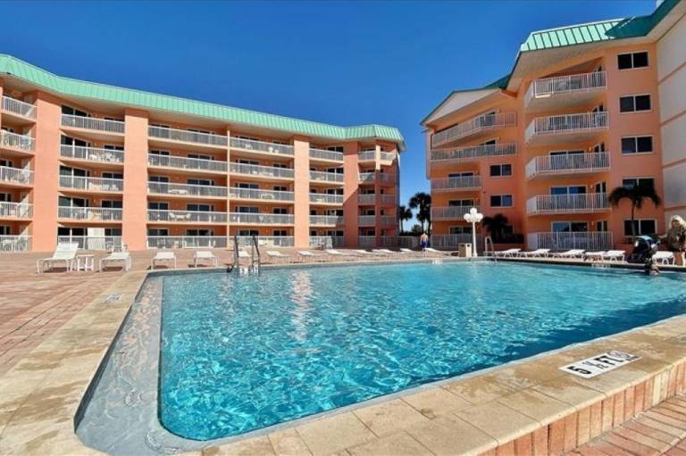 Condo North Redington Beach