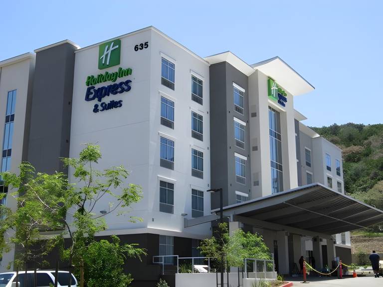 Holiday Inn Express & Suites San Diego Mission Valley By IHG