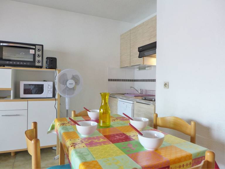 Children-friendly wonderful vacation home with yard, patio & pool | Close to the beach | Dogs allowed — photo 4